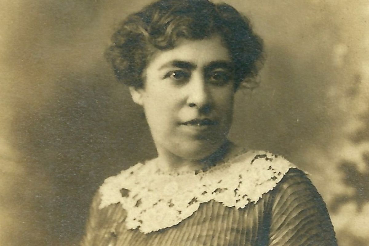 Caterina Albert, c. 1887 Caterina Albert, c. 1887