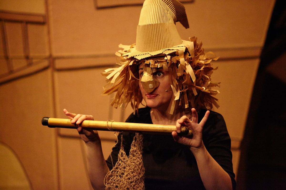 El carreró de les bruixes. Cia. Poca Cosa Teatre El carreró de les bruixes. Cia. Poca Cosa Teatre